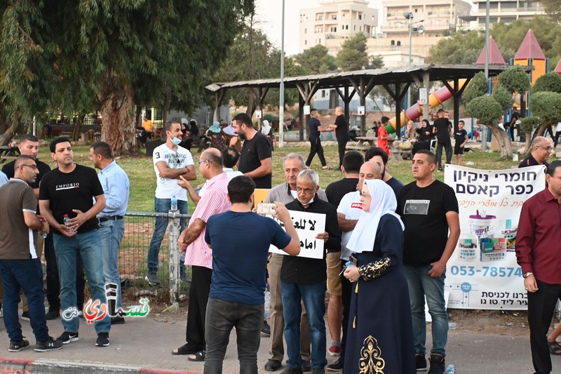 فيديو: مشاركة واسعة من اهالي وطلاب في الوقفة التنديدية ضد عنف الشرطة ويؤكدون : طلابنا ومدارسنا خط احمر ... مع غياب نواب البرلمان القسماويين ...